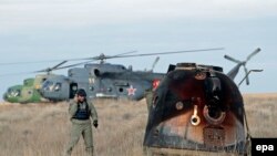 Ресейлік "Союз МС-01" ғарыш кемесінің Жерге ғарышкерлерді алып оралған капсуласы. Жезқазған, 30 қазан 2016 жыл (Көрнекі сурет).