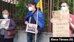 Români care protestează în fața Ambasadei Belarusului, duminică, 30 mai 2021