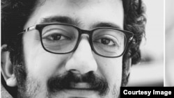 مهدی رجبیان، آهنگساز و نوازنده، در حال تحصیل در رشته موسیقی بود که پس از دستگیری از ادامه تحصیل بازماند