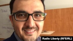 د سیاسي علومو استاد احمد ویس وردک