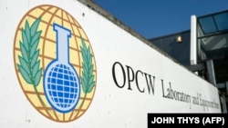 ქიმიური იარაღის აკრძალვის ორგანიზაციას(OPCW) ქლორპიკრინი შეტანილი აქვს ჩამონათვალში იმ ნივთიერებების, რომელთა საბრძოლო იარაღად გამოყენება აკრძალულია.