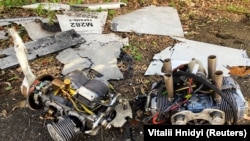 Обломки беспилотника, который украинские военные считают дроном иранского производства, запущенным Россией