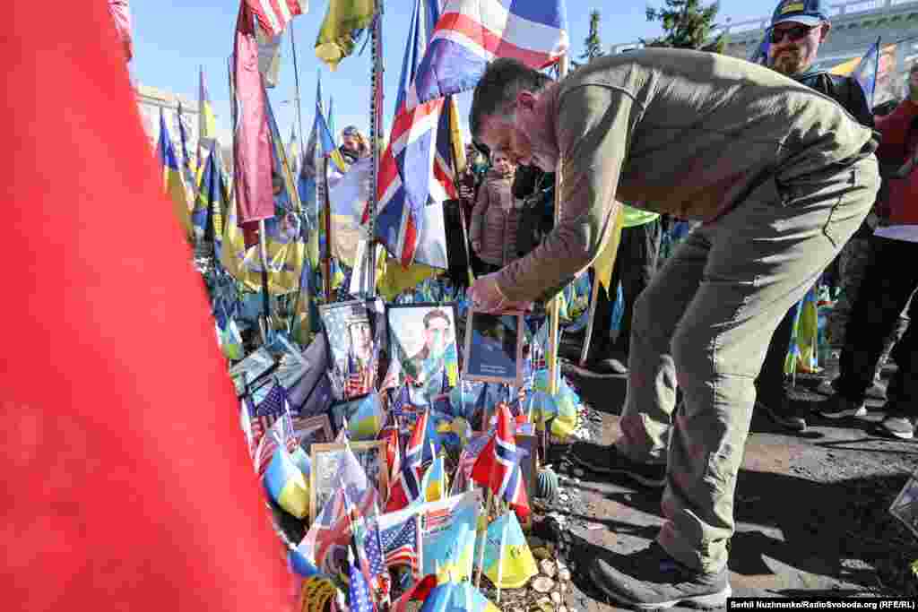 Для багатьох американських добровольців війна в Україні була не лише боротьбою за незалежність іншої держави. У своїх інтерв’ю вони говорили про захист свободи, міжнародного права та переконання, що перемога Росії створить загрозу для безпеки інших країн. Частина з них вважала, що допомагати Україні означає захищати цінності, які поділяють демократичні держави