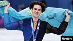 Михаил Шайдоров олимпиада чемпионы атанған сәт. Милан. 13 ақпан 2026 жыл.