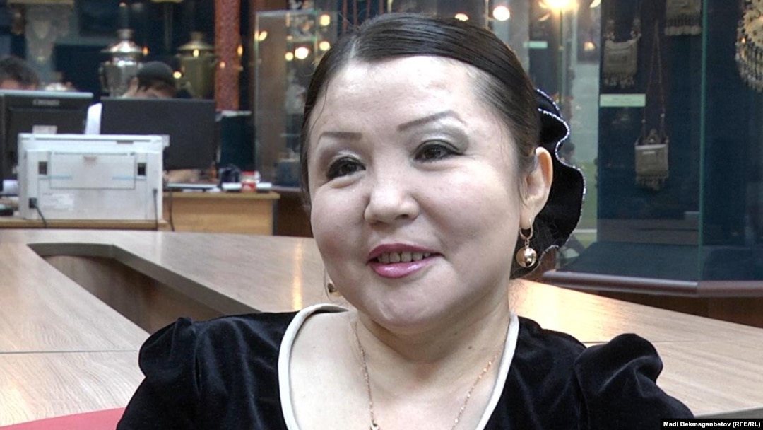 Қалың жамбастары бар порно аналар