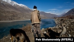 An archive photo captures the natural beauty of the Pamir mountains in Tajikistan.