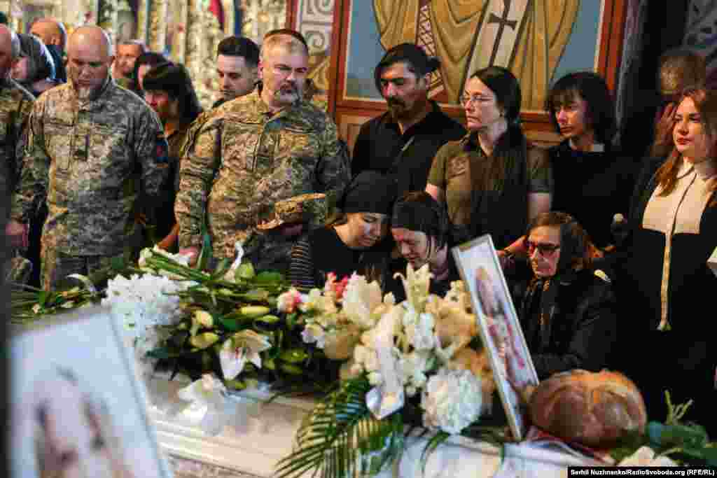 Обидві дівчинки, як розповіли Радіо Свобода учасники прощання, любили малювати