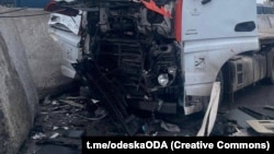 Російська армія атакувала портову інфраструктуру Одеської області, пошкодивши припортову інфраструктуру, адміністративну будівлю, вантажний транспорт та контейнери