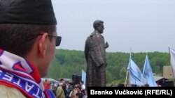 Skupština Grada Bijeljine 3. marta donijela je odluku o izgradnji biste Mihailoviću na osnovu inicijative Udruženja četnika veterana „Semberija“. (Fotoarhiv: Spomenik Draži Mihajloviću, Ravna Gora)