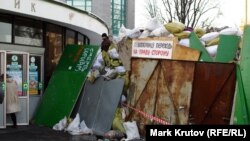 У входа в метро в Киеве, 20 февраля 2014