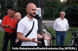 Учасник мітингу, ветеран війни на Донбасі Дмитро Кошка