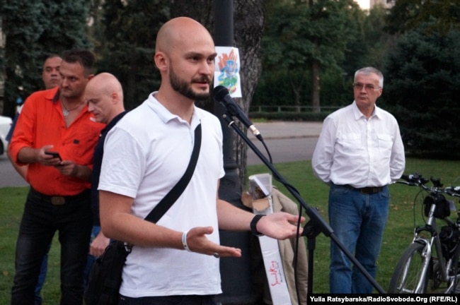 Учасник мітингу, ветеран війни на Донбасі Дмитро Кошка