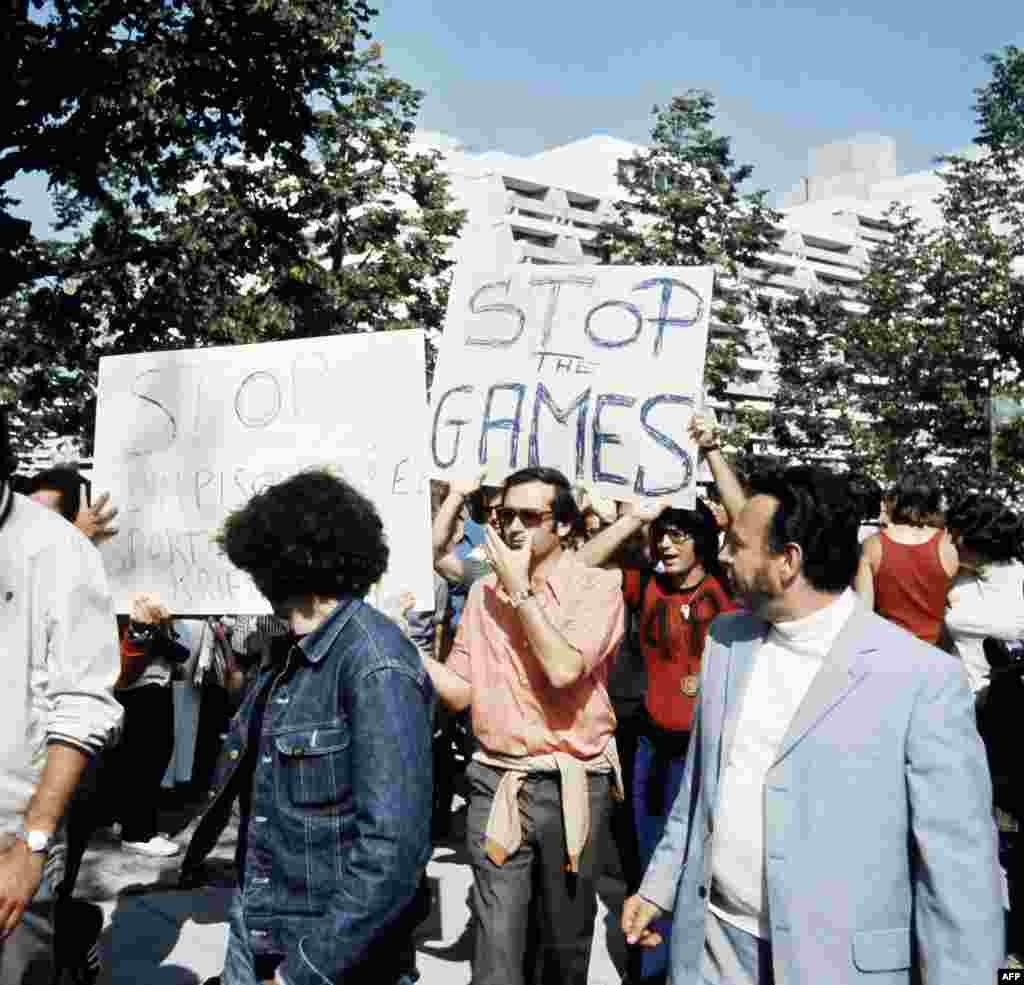 Israelis demonstrate for a halt to the Olympic Games in Munich on September 6, 1972.