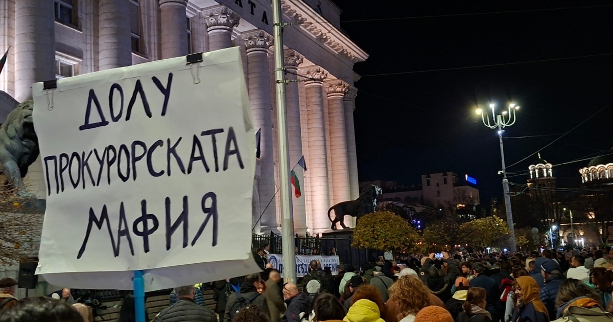 Протест с искане за оставката на изпълняващия функциите на главен
