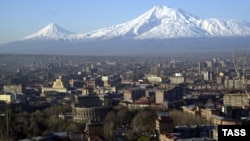 Երևանյան համայնապատկեր, արխիվ