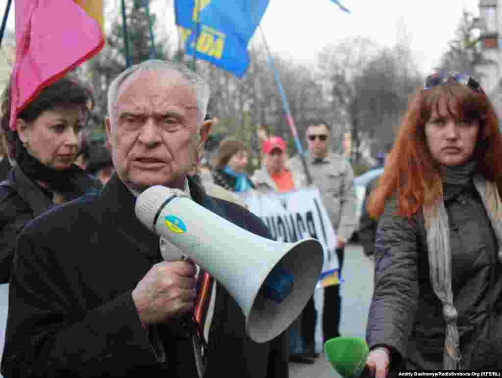 Дмитро Павличко