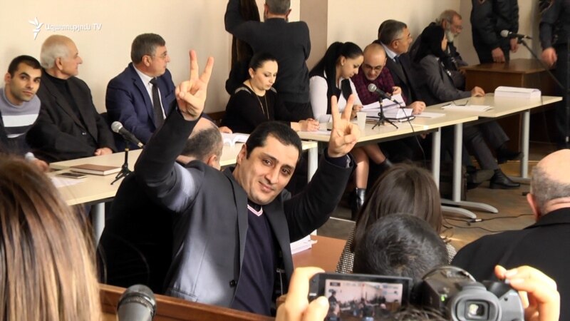 Суд в Ереване освободил под залог предполагаемого лидера вооруженной группы Артура Варданяна 