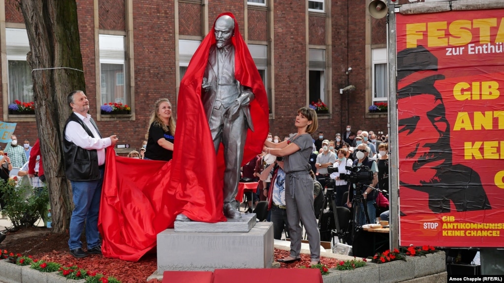 The controversial Lenin statue is unveiled in the west German town of Gelsenkirchen on June 20.