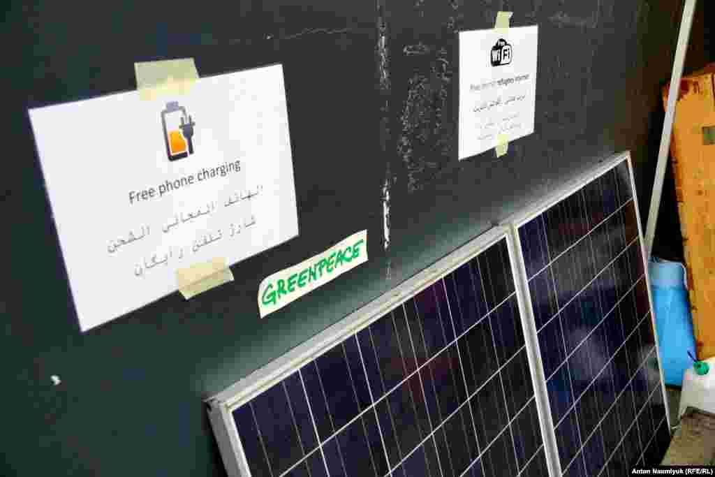 Two large solar batteries have also been donated so that migrants can recharge mobile phones.&nbsp;