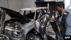 Сожженный автомобиль в Мазари-Шарифе