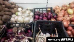Цибуля, часник у Севастополі