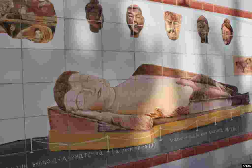 Девори ном ва таърих #180