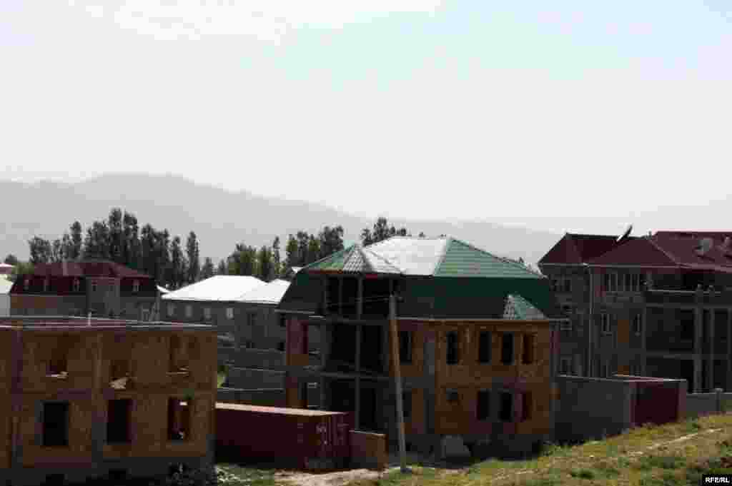 Бомпӯшиҳои рангини Душанбе #40