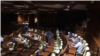 Депутаты Партии социалистов и блока ACUM в парламенте, в зале заседаний работает аварийное освещение, 8 июня 2019 года