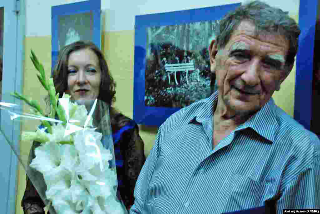 Валерий Дмитриевич Коренчук родился 10 сентября 1940 года. В день его 75-летия в Академии кино и телевидения, в которой он работает, открылась выставка его работ.