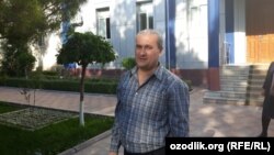 Uzbek journalist Bobomurod Abdullaev left court a free man on May 7.