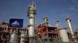 پالایشگاه گاز طبیعی در میدان گازی پارس جنوبی در سواحل شمالی خلیج فارس در عسلویه