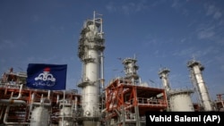 A view of an Iranian natural gas refinery at the South Pars gas field on the northern coast of the Persian Gulf. (file photo)