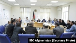 نشست کمیسیون انتخابات با نمایندگان دسته‌های انتخاباتی انتخابات ریاست جمهوری افغانستان