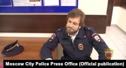 В апреле Петр Верзилов был задержан в полицейской форме