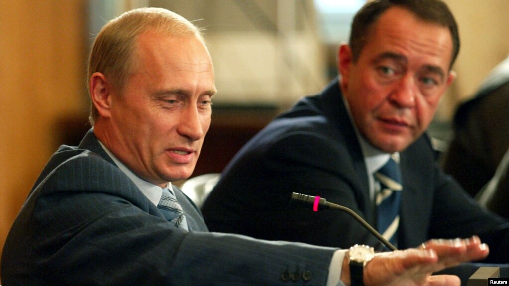 Владимир Путин и Михаил Лесин, август 2002 года