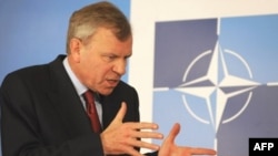 Генэральны сакратар NATO Яп дэ Гоп Схефэр выступае ў Бухарэсьце