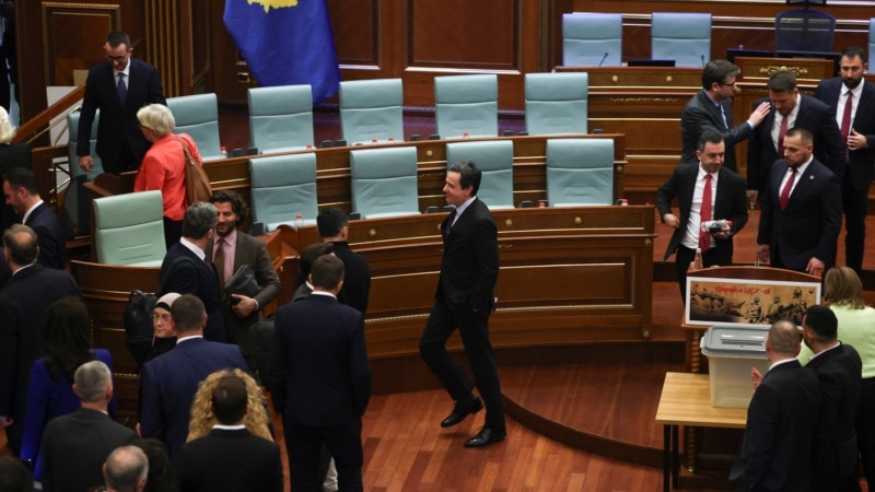 Bllokada në Kuvend rrezikon fatin e marrëveshjeve ndërkombëtare 121-milionëshe