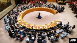 Рада безпеки є єдиним органом ООН, який може ухвалювати рішення, що є юридично зобов’язальними