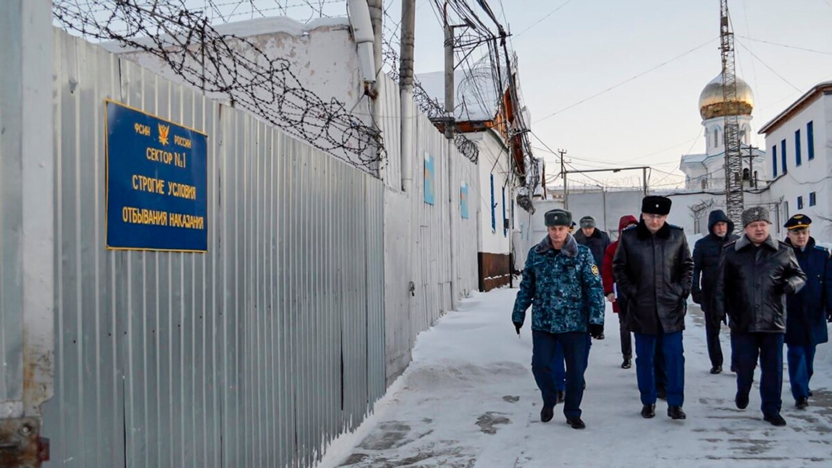 Снимка: ЕС налага санкции на десетки руски служители и затворнически колонии заради смъртта на Навални