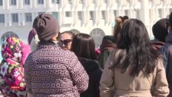 "Сағынтаев қабылдасын!" Алматыда тұрмыс тапшылығын айтқан әйелдер әкімдікке барды