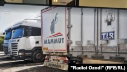 Täjigistandaky ýük ulaglar (Illýustrasiýa suraty)