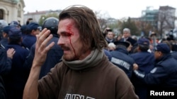 Софиядагы тополоңдо жаракат алган митингчи, 12-ноябрь, 2013
