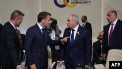 ემანუელ მაკრონი, საფრანგეთის პრეზიდენტი და ნიკოლ ფაშინიანი, სომხეთის პრემიერ-მინისტრი "ევროპის პოლიტიკური თანამეგობრობის" სამიტზე. 4 მაისი, 2026 წ. ერევანი