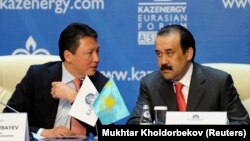 Karim Masimov (desno), bivši šef kazahstanske obaveštajne agencije, na konferenciji u Nur-Sultanu (arhivska fotografija)