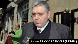 Депутат от парламентского большинства Коба Давиташвили обвинил министра Сергеенко в лоббировании страховых компаний и в коррупционной сделке