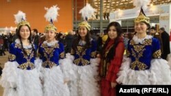 Казакъ кызлары бәйрәмдә