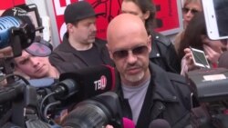 Російський режисер Бондарчук приїхав на акцію у Москві, щоб підтримати Серебреннікова (відео)