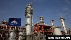 Një rafineri e gazit natyror në Iran.