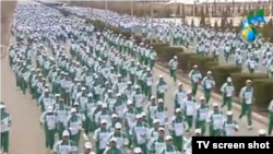 Массовка с участием студентов, Туркменистан 