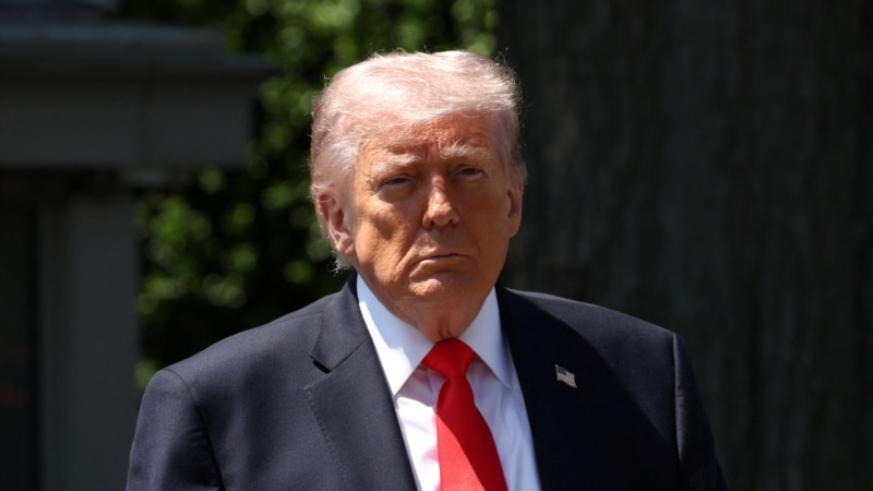 Трамп заявив, що підвищить мита на автомобілі з Євросоюзу до 25%